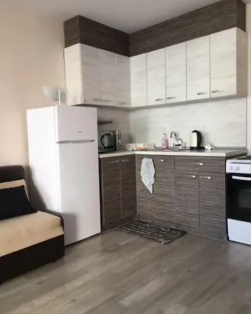 Rose Garden Apartment *
